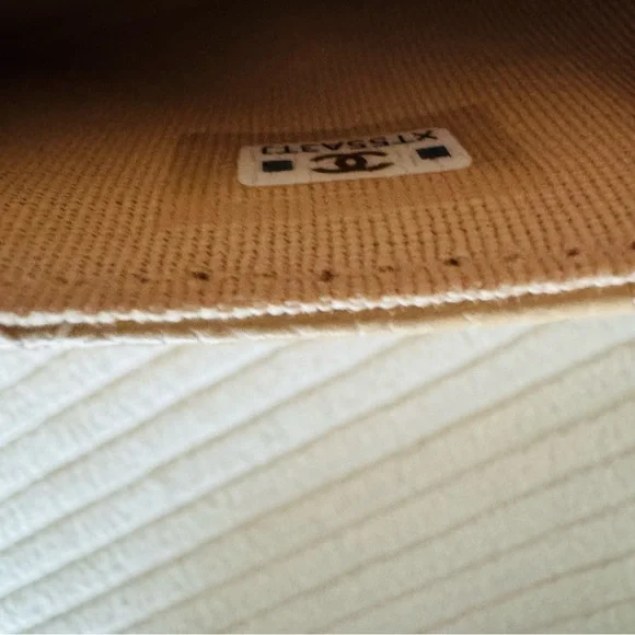 Luxury Designer Gift Boxes that May lead to Chanel or Versace or LV or Dior or G - Picture 7 of 16